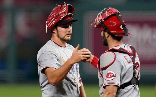【MLB】鬼才バウアー流の挑発？　“サイン盗み”主砲への特製スパイク贈呈表明にファン爆笑