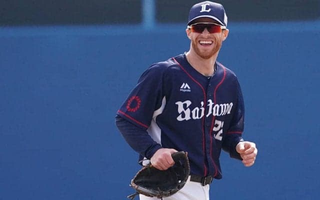 京セラドームで珍事発生！　西武スパンジェンバーグの打球がフェンスに直ハマり