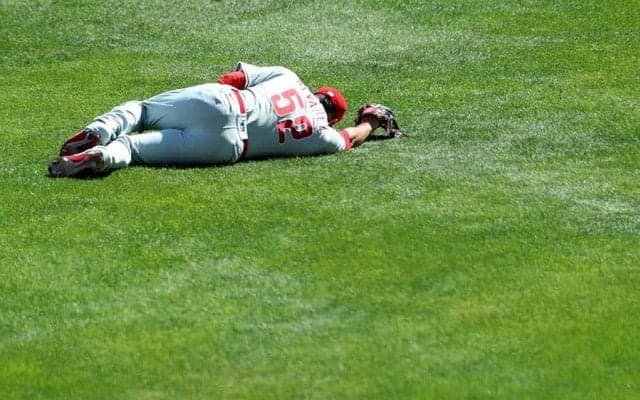 MLB左腕に悲劇…　170キロライナーが急所直撃もアウト奪う　米称賛「最もタフな男」
