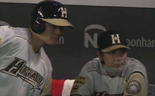 「いつも通りの勝さんで草」　ハム清宮の豪快アーチに武田勝コーチが“フリーズ祝福”