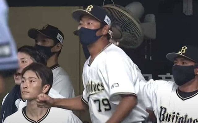 「1軍昇格が最大の補強」　オリ辻コーチのベンチ“全力応援”が流れ変える？