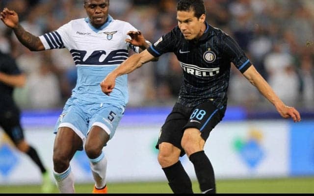 両利きのブラジル人MFエルナネスが左足で古巣相手に決めた一撃【ビューティフル・フリーキック】