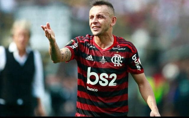 オリンピアコスが元ブラジル代表DFラフィーニャの獲得を正式発表！ バイエルンで多くのタイトル獲得