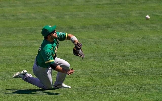 「8-1」中ゴロ、珍場面演出　“好ベースカバー”投手をMLB絶賛「まるで最高の遊撃手」