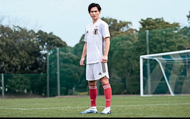 日本代表新アウェイユニに森保一監督「日本代表にふさわしいデザイン」、高倉麻子監督「国を背負う覚悟や決意を示してくれる一着」