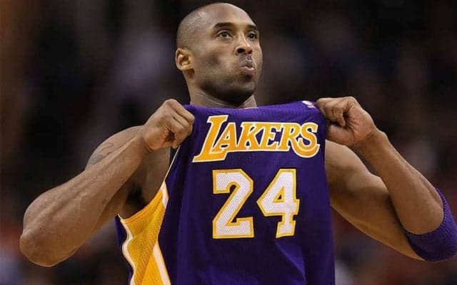 【NBA】チアの衣装もコービー仕様　“黒蛇女子”にファン虜「タイツ格好いい！」「美女たち」