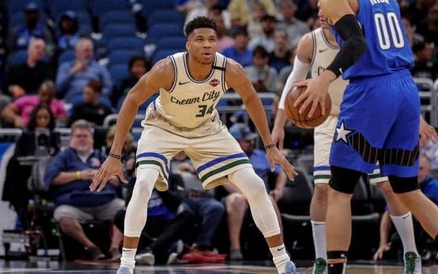 今季の最優秀守備選手賞はヤニス・アデトクンボが獲得、史上3人目の快挙達成なるか？