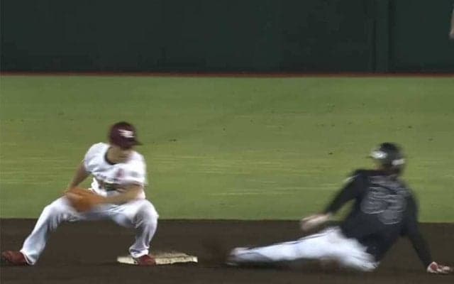 速すぎる＆上手すぎる！　ロッテ和田康士朗の芸術的ディレード盗塁が「まるで忍者」