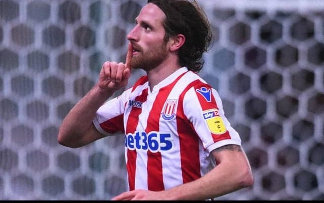 ストークの演出家ジョー・アレン、壁の外側を通す技有りグラウンダーシュート【ビューティフル・フリーキック】