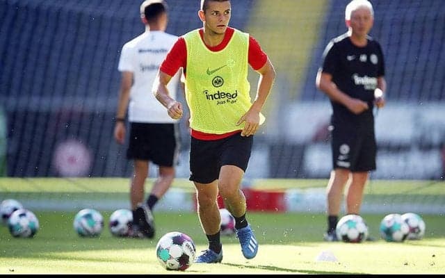 フランクフルト、FWヨベリッチがヴォルフスベルガーへ武者修行!