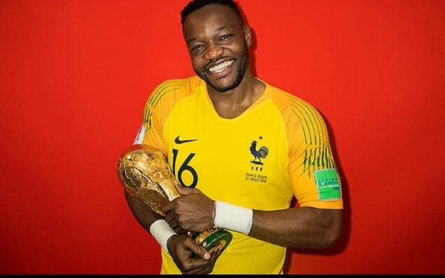 マルセイユ、守護神マンダンダとの契約を2024年まで延長