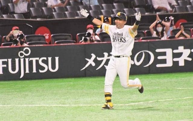 鷹・中村が公式戦初のサヨナラ打　通算1000安打目前で印象に残る安打は？