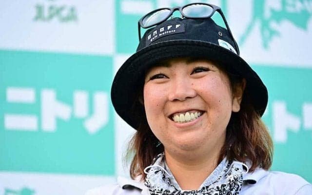 大城さつき「65」で単独首位　“18年ぶり決断”で8バーディー「めちゃくちゃ入る」