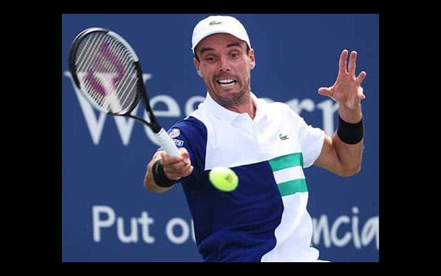  昨年覇者撃破で逆転4強入り 