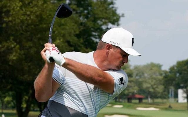 同業者すら唖然　デシャンボー、マン振り“400y級ドライバー”に衝撃「あれは異常だよ」