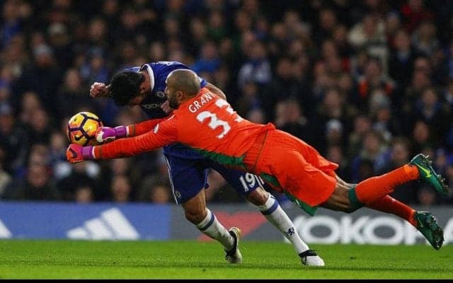 ベテランGKグラントがジエゴ・コスタとアザールの前に立ちはだかる！【アンビリーバブル・セーブス】