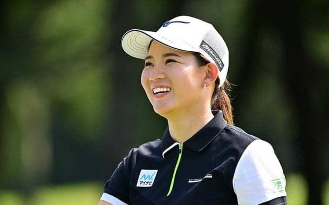 黄金世代・吉本ひかるが暫定首位　15mパット沈めて初V前進「優勝したい気持ち強い」