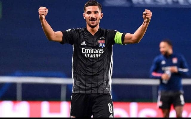 アワール、去就に関してガード堅し!　再三の質問もいなす