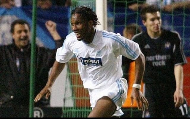 ドログバのマルセイユ時代のベストゴール！豪快な右足から生まれたスーパーボレー【インクレディブル・ゴールズ】