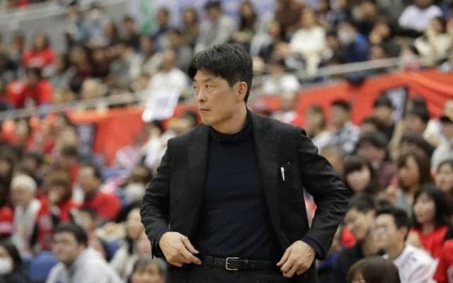 大阪エヴェッサが天日謙作HCの療養を発表、チームへの合流は12月から1月を予定