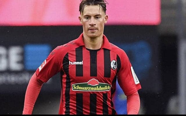 フライブルクのドイツ代表DFコッホがリーズ加入決定的に!