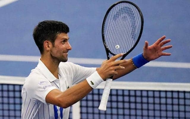 ボールガールがあたふた　ジョコビッチとの“珍やりとり”に海外笑撃「なんか笑っちゃう」