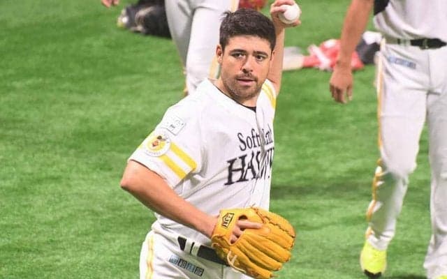 鷹、ムーアの来日初勝利で破竹7連勝　パ最多10人目の先発投手勝利と驚異の充実ぶり