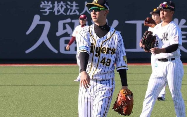 【高校野球】元阪神・今成氏が球児へ一肌脱いだ！　虎ユニ姿でノッカー務め「少しでも役に立てたら」