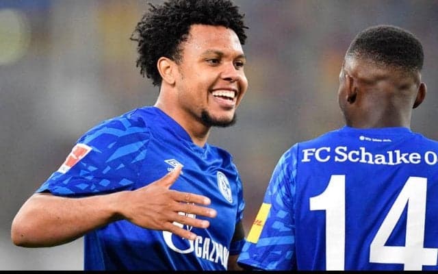 ユベントスが初のアメリカ人選手誕生！シャルケの米代表MFマッケニーを買取義務付のレンタルで獲得！