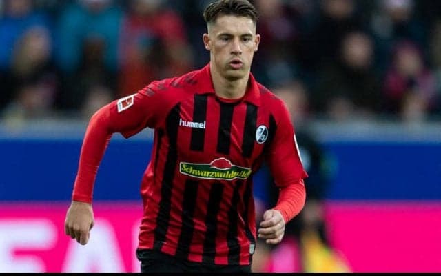 昇格組リーズ、フライブルクのドイツ代表DFコッホを4年契約で獲得