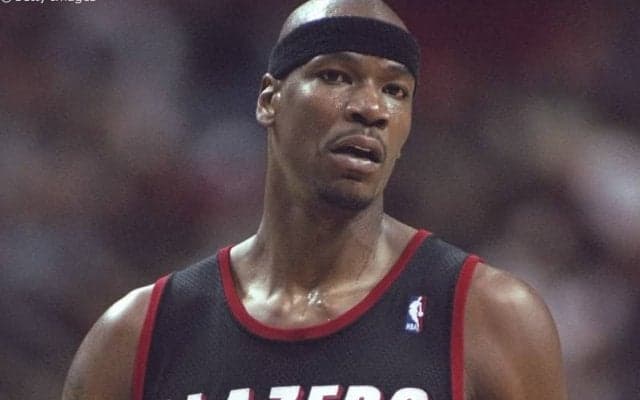 NBAキャリア18年を万能型ビッグマンとして活躍したクリフォード・ロビンソンが逝去