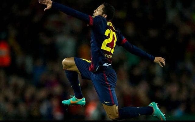 バルサのDFアドリアーノが決めた攻撃陣顔負けの超絶ミドルシュート【インクレディブル・ゴールズ】