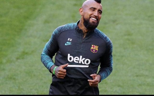 バルサMFビダル、ユベントス移籍に言及「ピルロから連絡がきたら幸せ」