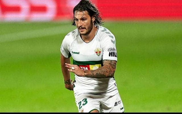 オサスナが昇格組エルチェからDFフアン・クルスを完全移籍で獲得