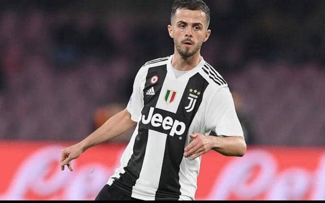 C・ロナウドとは別のタイプ　FKの名手ピャニッチがユーベで決めた縦に落ちる一撃【ビューティフル・フリーキック】