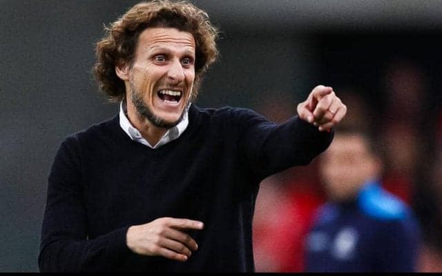 元C大阪のフォルランがペニャロール監督解任、初の監督業は8カ月で終了