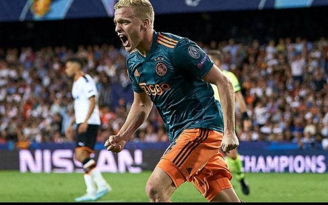 ユナイテッドがオランダ代表MFファン・デ・ベークの獲得を発表！今夏1人目の補強