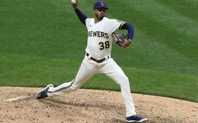 【MLB】「現実じゃない」　ブルワーズ右腕の“球界最高のチェンジアップ”にファン驚愕