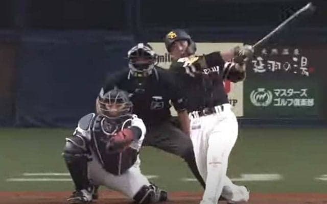 鷹・甲斐の豪快V弾に漂う打撃覚醒「投げても打ってもキャノン」「打撃が開花ノン！」