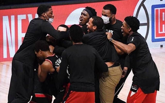 アヌノビーが逆転ブザービーター！ラプターズが激戦を制し、シリーズを1勝2敗に