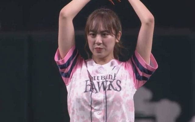 HKT48・坂口理子さんが“コロコロ始球式”　地元福岡で大役務め自己採点は「42点」