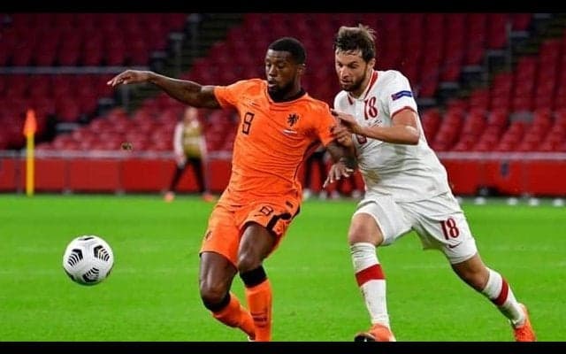 「愛するバルサの次の背番号８」ストイチコフがワイナルドゥムに託す