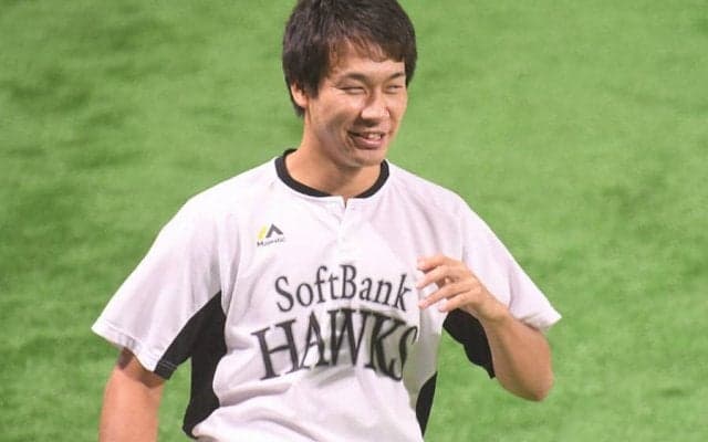 腹部に打球直撃の鷹・武田、笑顔で練習に参加　工藤監督「見立ては打撲」