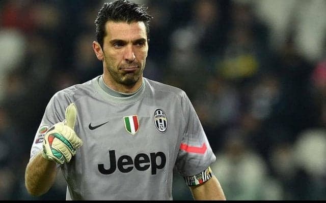 さすがブッフォン！近距離からのスーパーセーブに相手選手も呆然【アンビリーバブル・セーブス】