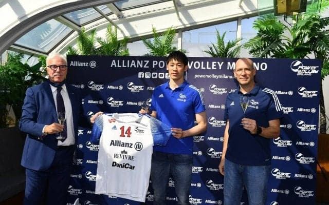 石川がミラノ入団会見で全力プレー誓う