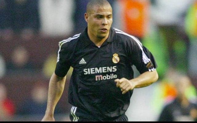 DFもアンクルブレイク！元ブラジル代表FWロナウドがまたぎフェイントで無双【ハットトリック・ヒーローズ】