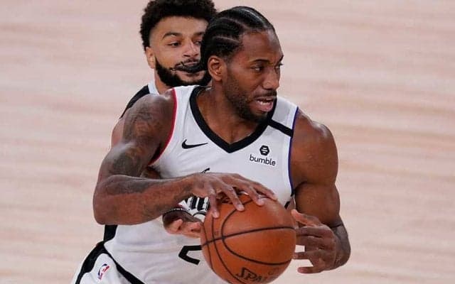 【NBA】レナードの“中指1本ブロック”　ギリギリの神業に米興奮「信じられない」「伝説」