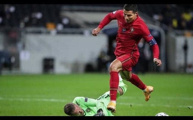 “キング”ペレが100ゴール超えのC・ロナウドを祝福