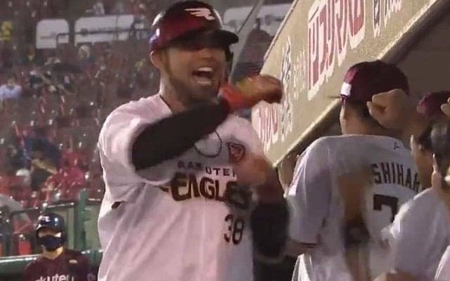 楽天岩見のプロ初安打初アーチは弾丸ライナー　「両親、祖母に伝えたい」