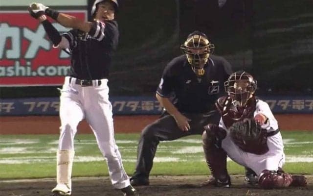 「今年は変態ホームランしかない」鷹・柳田の逆方向への特大決勝弾にファン驚嘆